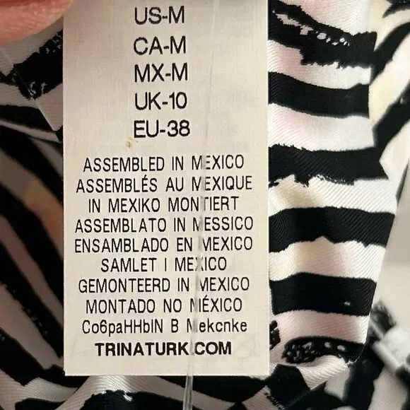 Trina Turk Swim and Spa Collection Cover Up Size Medium - Picture 6 of 10